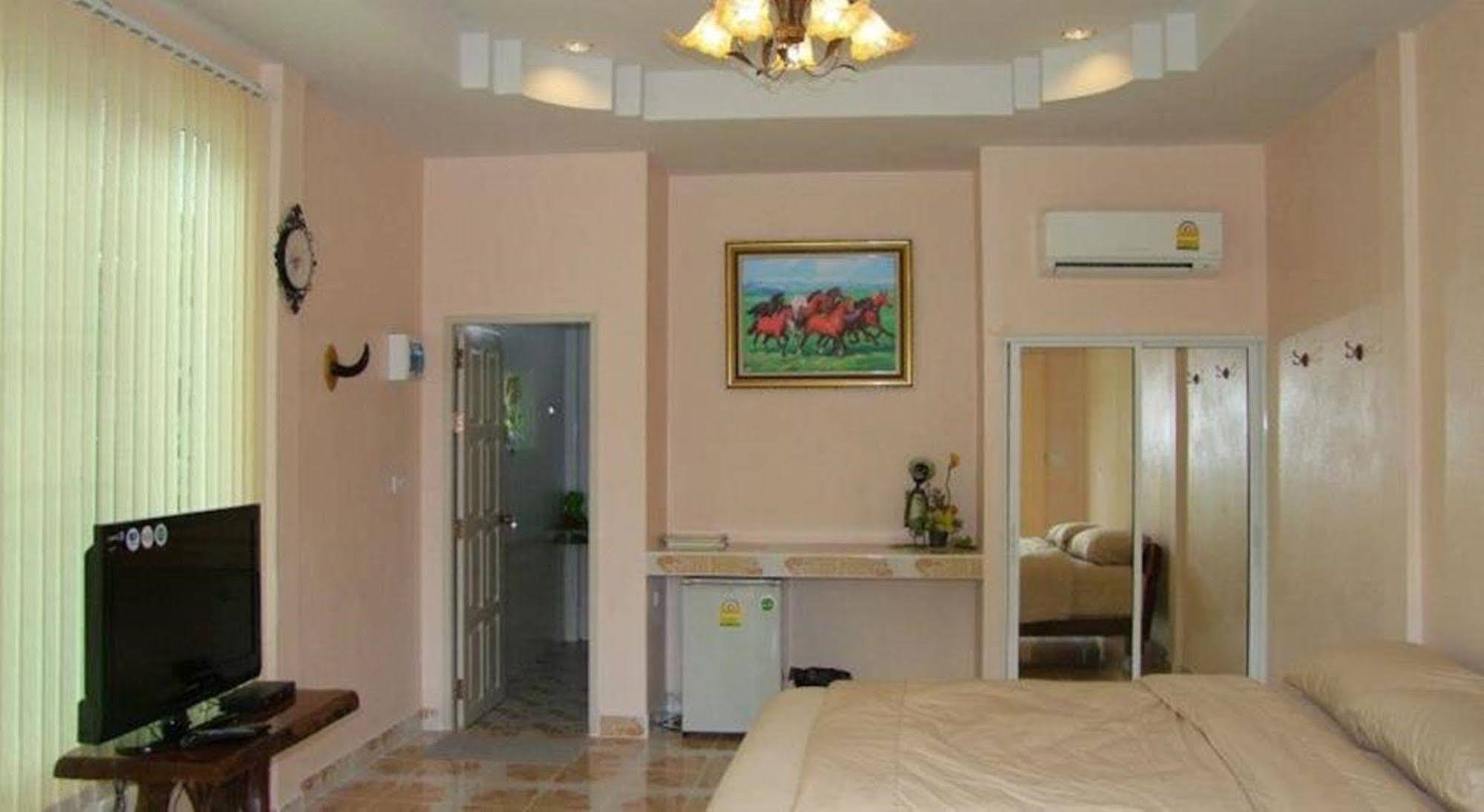 Punpisa Resort สามชุก ภายนอก รูปภาพ