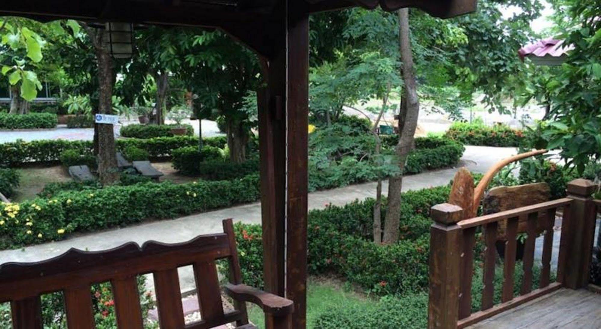 Punpisa Resort สามชุก ภายนอก รูปภาพ